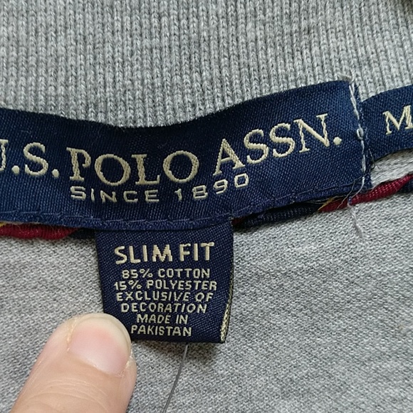 US Polo Assn 2-button Polo shirt. NWT - Picture 7 of 8
